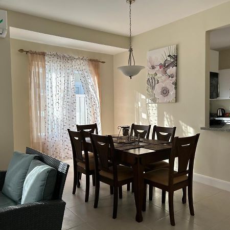 Seamist Villa @Oceanpointe Lucea Comfy 2Br W/Pool Gym & Parking Exterior foto