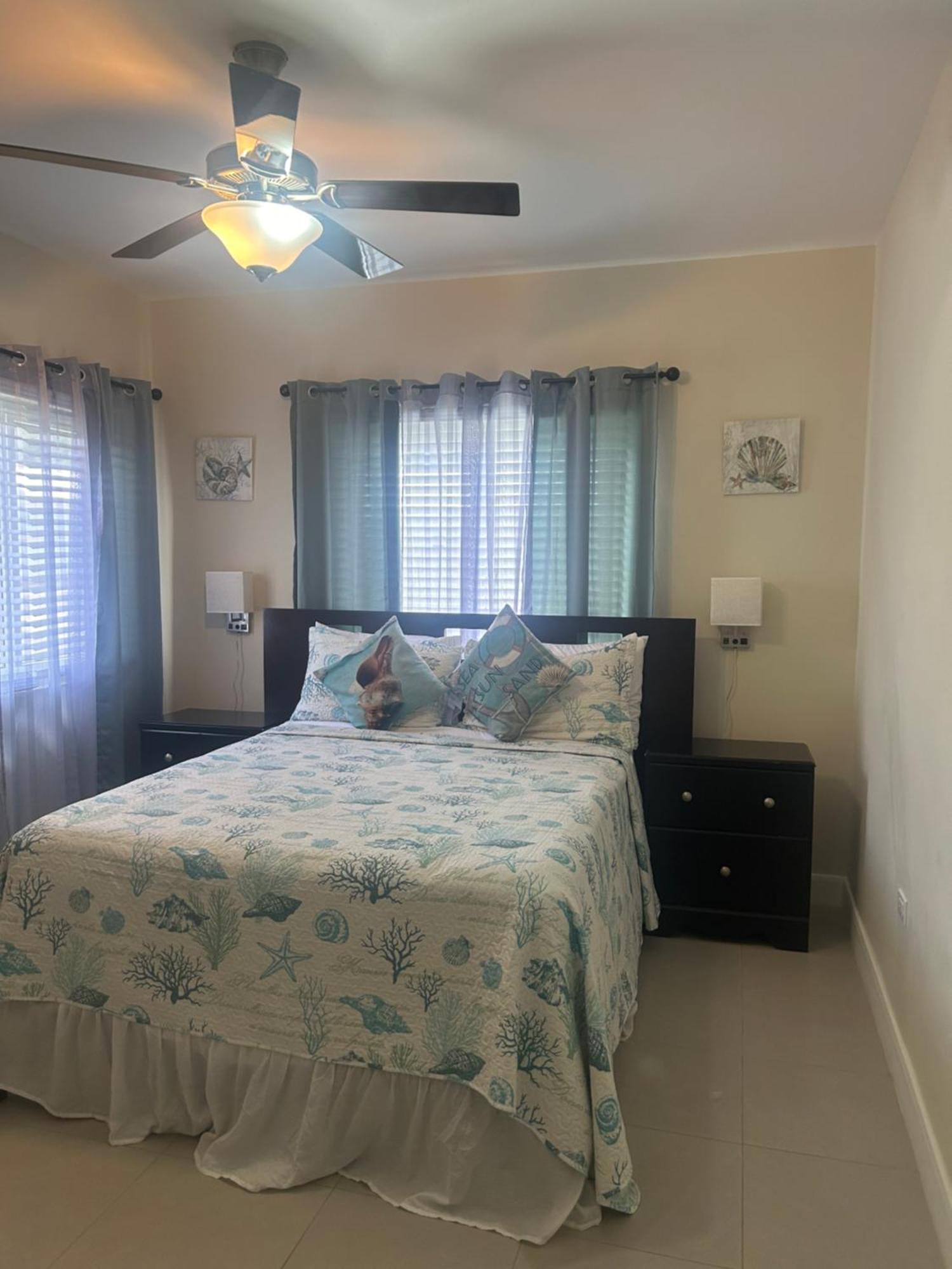 Seamist Villa @Oceanpointe Lucea Comfy 2Br W/Pool Gym & Parking Exterior foto